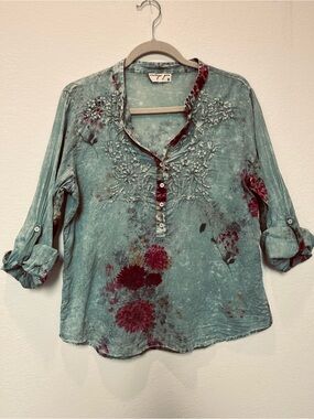 Vintage Vibes Women's Teal Floral Embroidered Tunic by Vintage